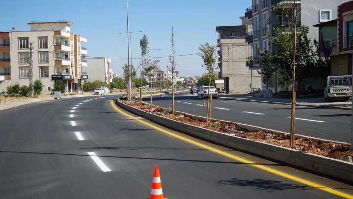 Adıyaman Belediyesi’nden 3. Çevre Yolu’nda yol çizgi ve tabela düzenlemesi - Videolu Haber