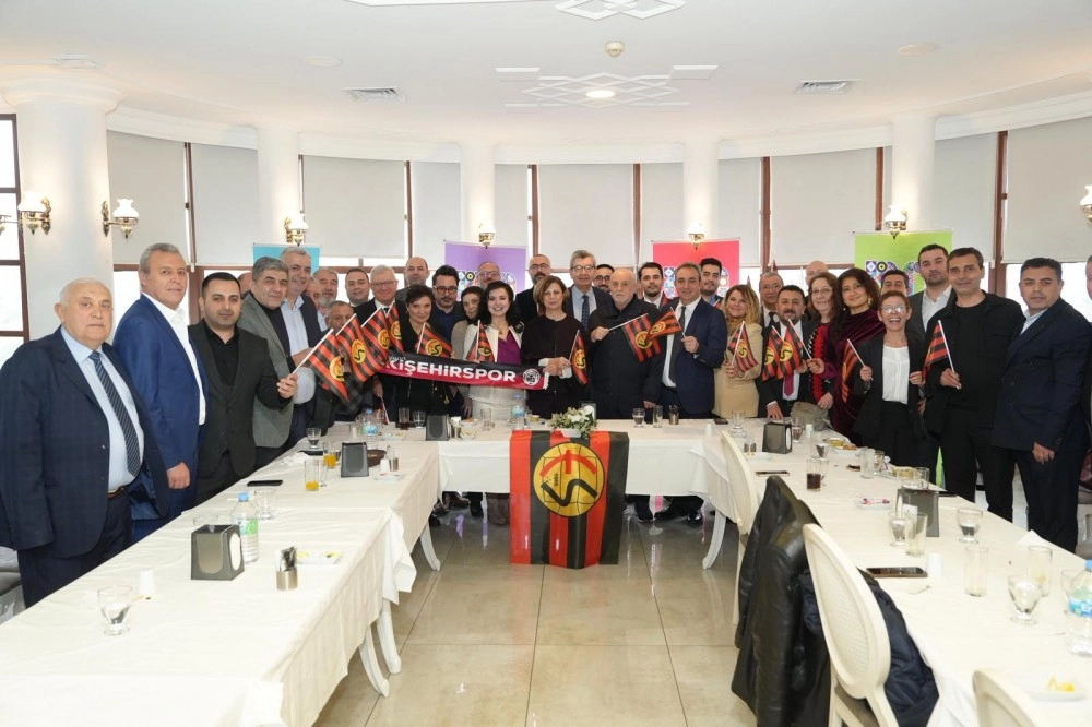 Ayşe Ünlüce, “Eskişehir Yılı Vizyon Projeleri”ni İstanbul’da Tanıttı