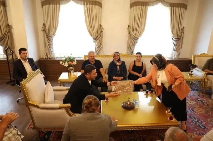 Başkan Rasim Arı, Nevşehirlilerle Buluştu