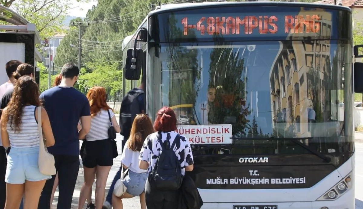 Büyükşehir’den Öğrencilere Ulaşımda Tam Destek