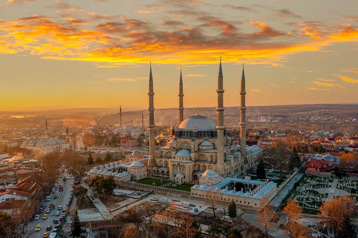 EDİRNE TARİHİ VE KÜLTÜRÜYLE ZİYARETÇİLERİNİ BEKLİYOR: İŞTE EDİRNE’DE GEZİLECEK YERLER
