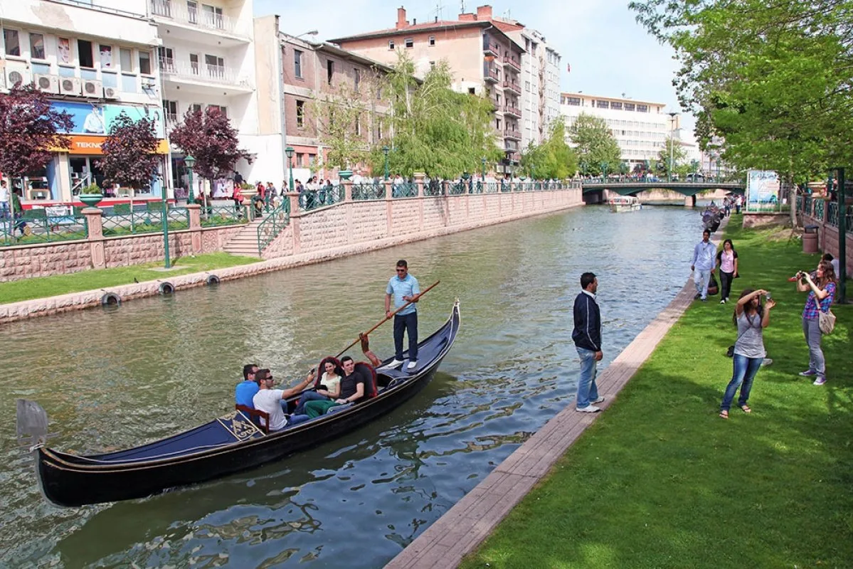 Eskişehir’de Gezilecek Yerler: Porsuk’un Kıyısında Modern ve Tarihi Bir Keşif Rotası