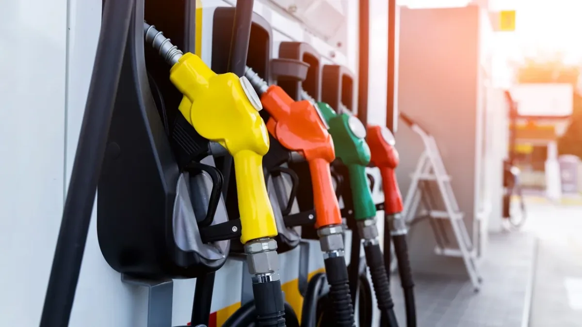 MOTORİNE REKOR ZAM: FİYATLAR 80 TL SINIRINA DAYANDI!