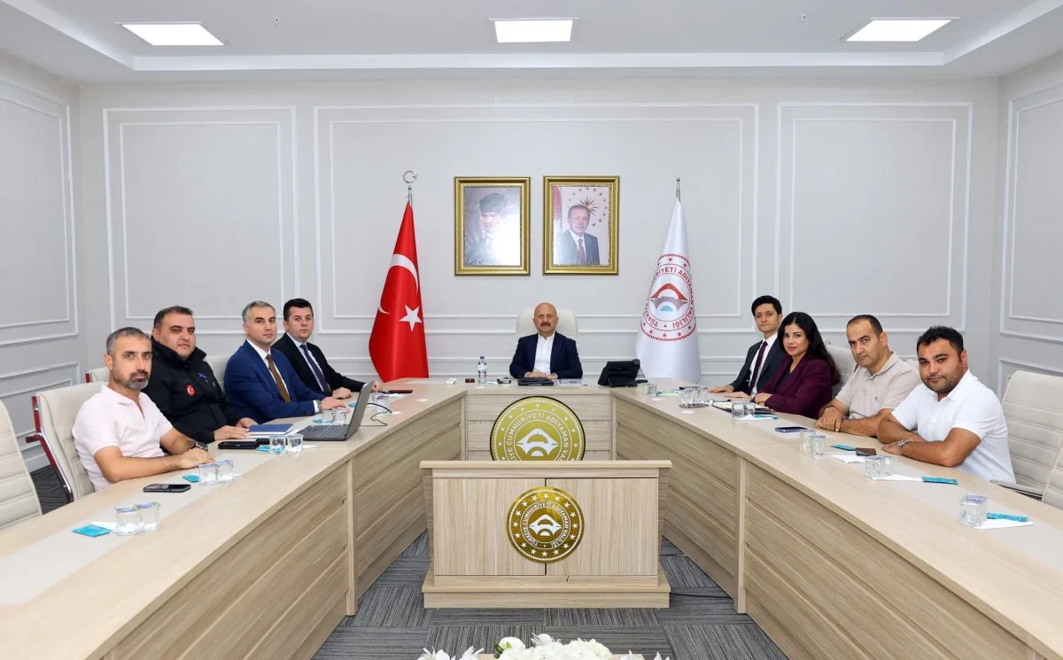 Vali Yardımcılarıyla deprem konutları ve altyapı hizmetleri değerlendirildi